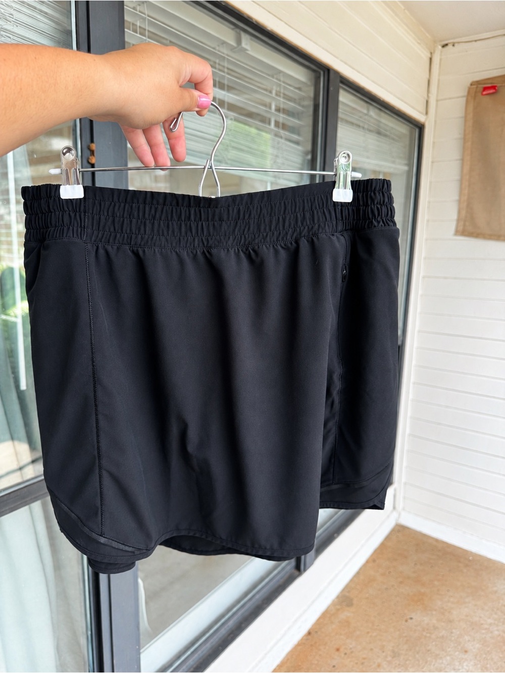 Lululemon Black Women's Athletic Skirt with Elastic Waistband
